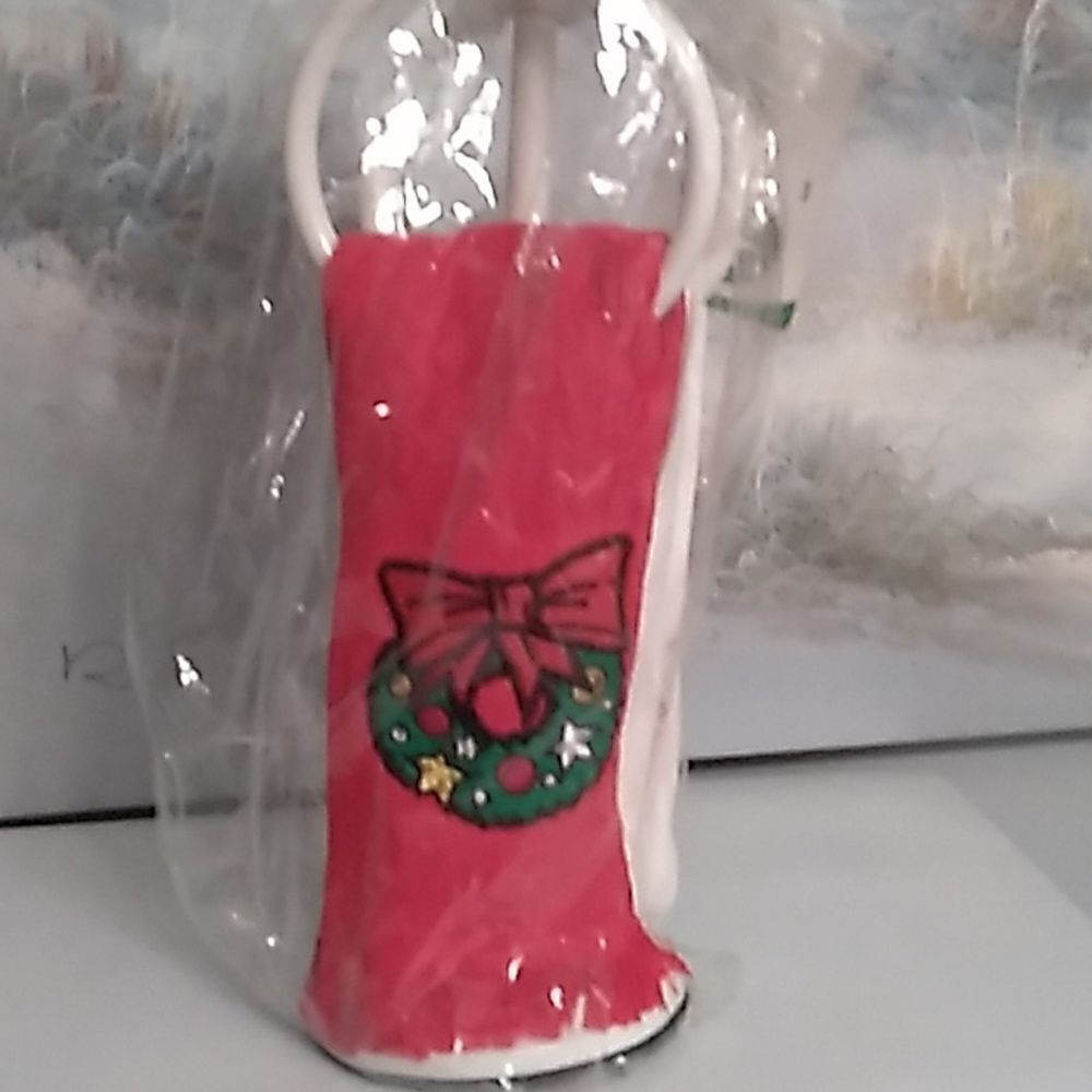 Table Top Towel Holder - Picture 2 of 7